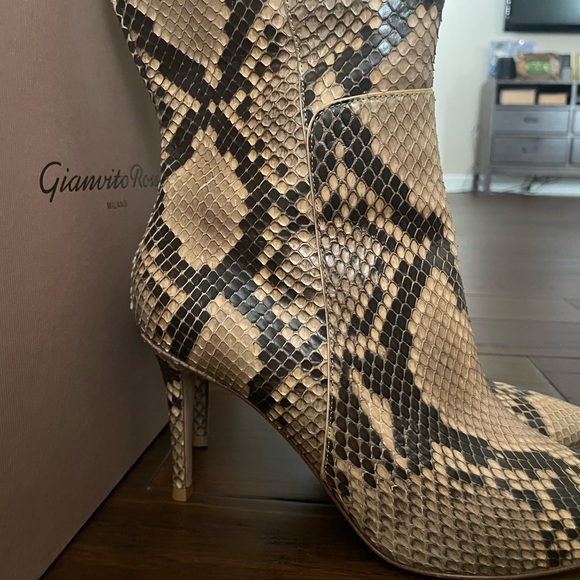 🚨 SALE 🚨Gianvito Rossi Python Boots - Picture 11 of 12